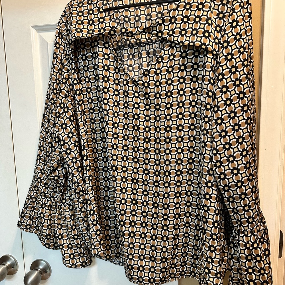 Cato Geometric Patterned Blouse with Bell Sleeves